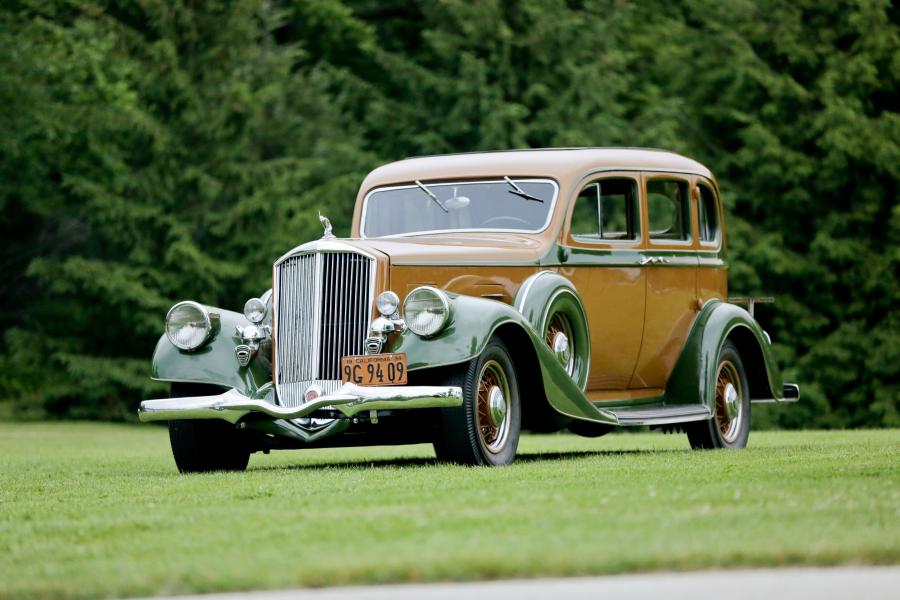  Pierce-Arrow 12 Model Sedan 1934 года  (фото 1 из 32)